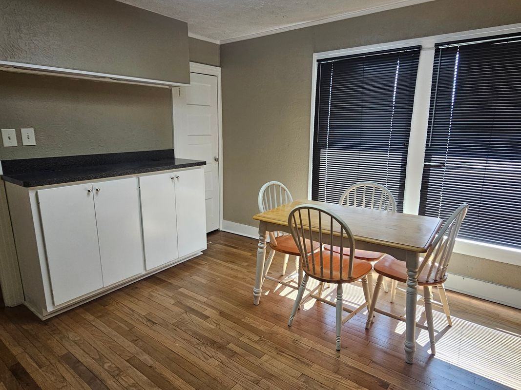 1400 S Main St - Photo 4 of 8