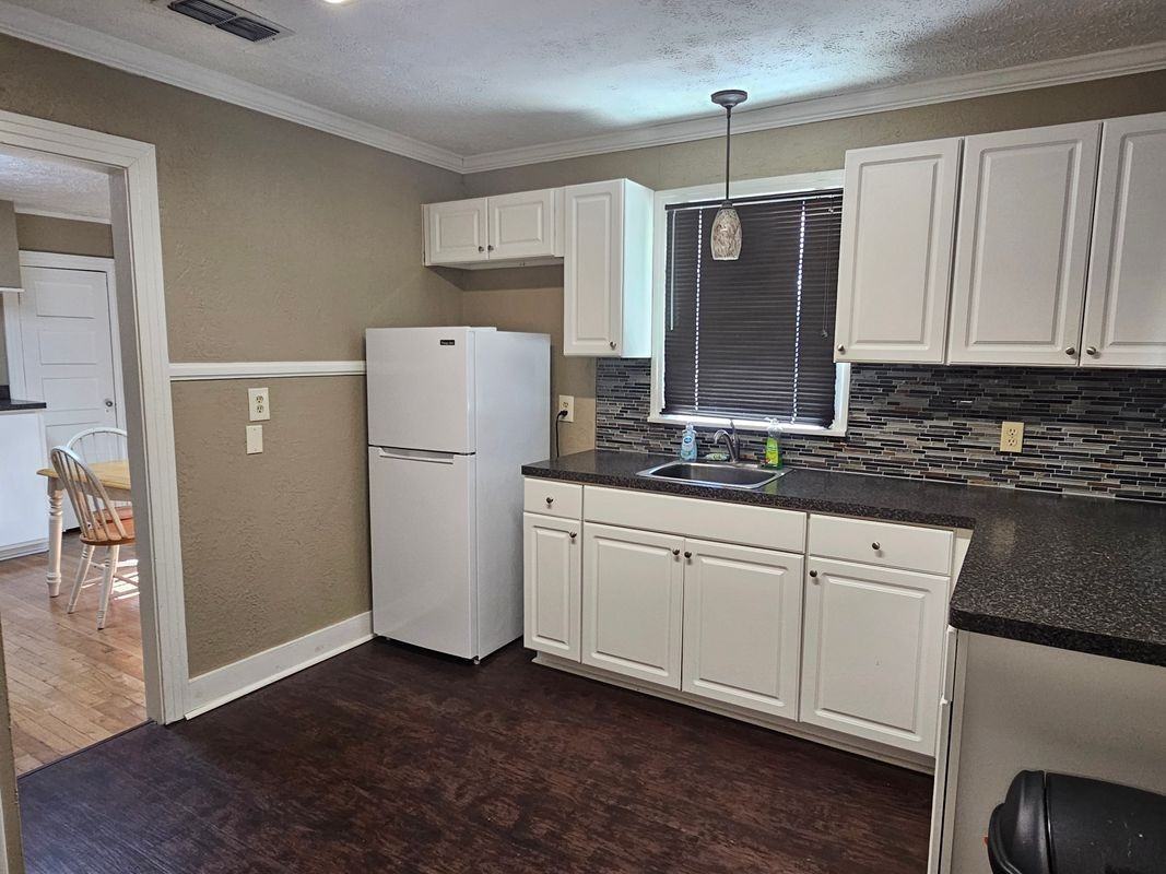 1400 S Main St - Photo 6 of 8