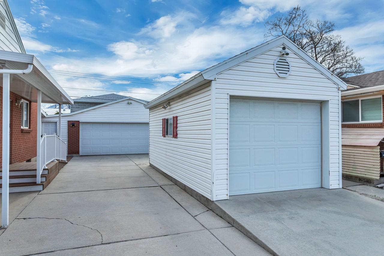 8159 S Roosevelt St - Photo 6 of 7