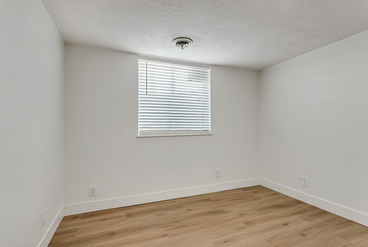 8159 S Roosevelt St - Photo 7 of 7