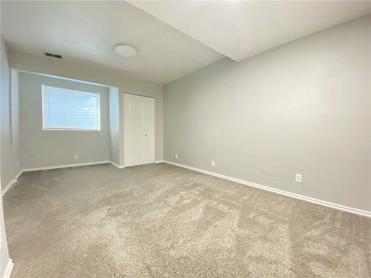 321 Wn - Photo 4 of 9