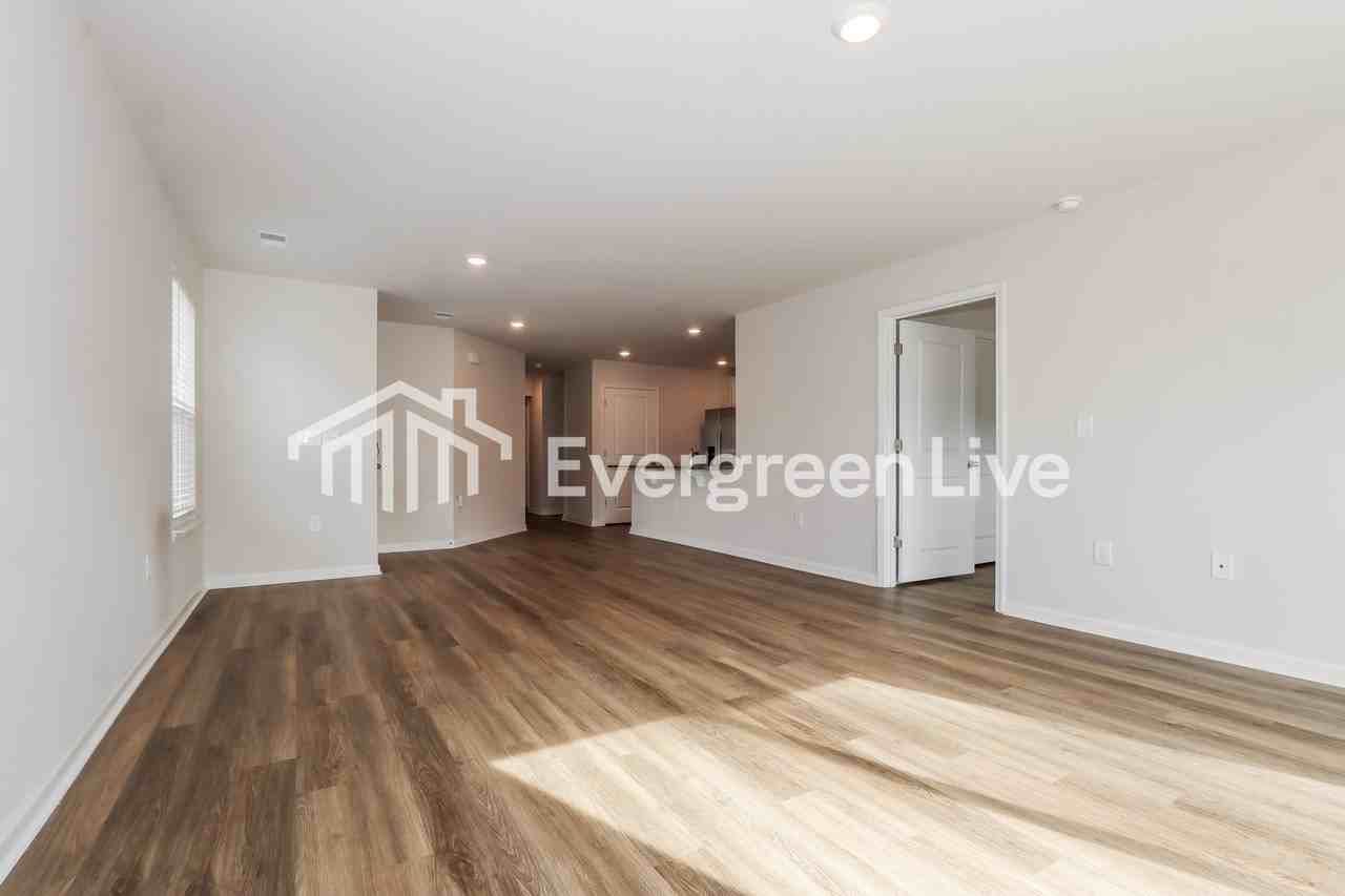 2247 Courtina Way - Photo 3 of 15