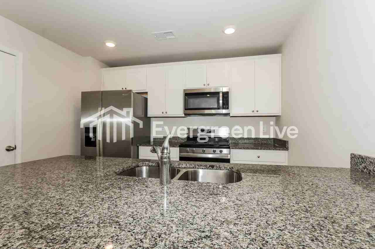 2247 Courtina Way - Photo 4 of 15