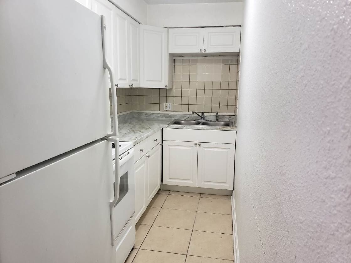 8505 Channelview Cir - Photo 3 of 5