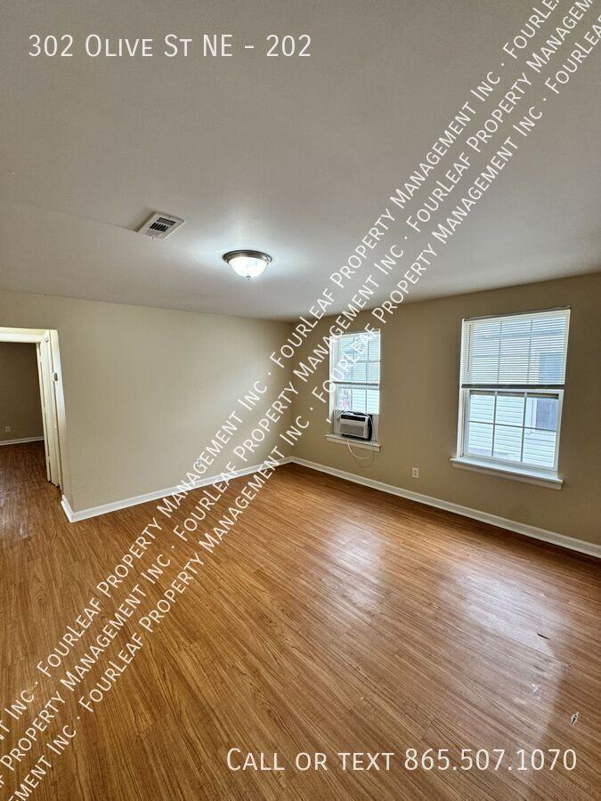 302 N Olive St #202 - Photo 5 of 8
