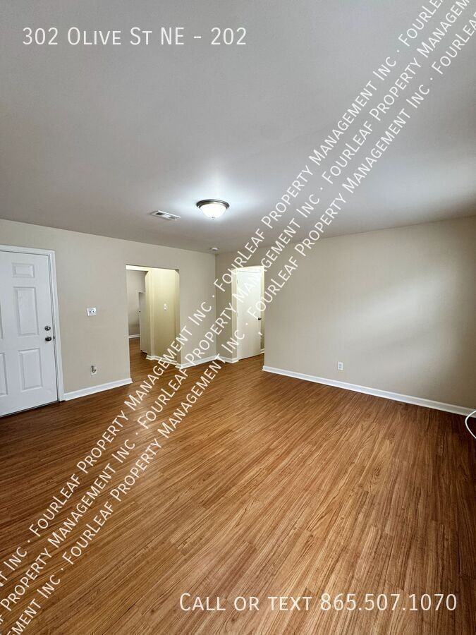 302 N Olive St #202 - Photo 6 of 8