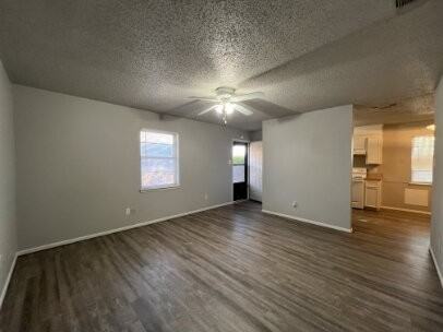 6113 37th St - Photo 3 of 8