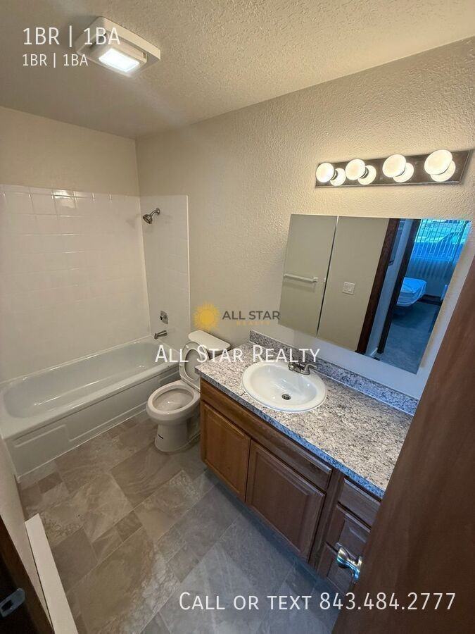 1315 Cordova St #104 - Photo 5 of 9