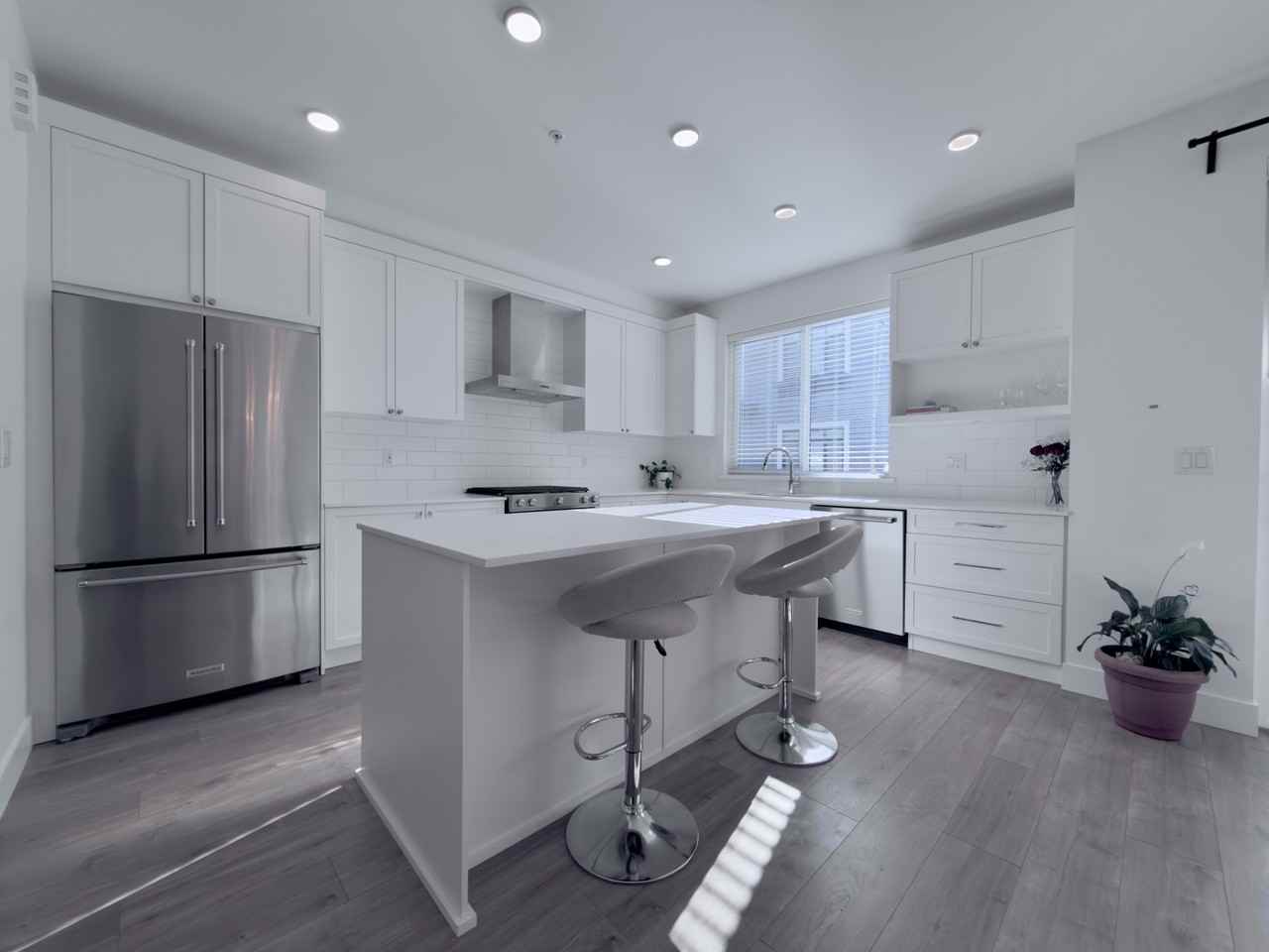 6897 201 Street - Photo 2 of 24