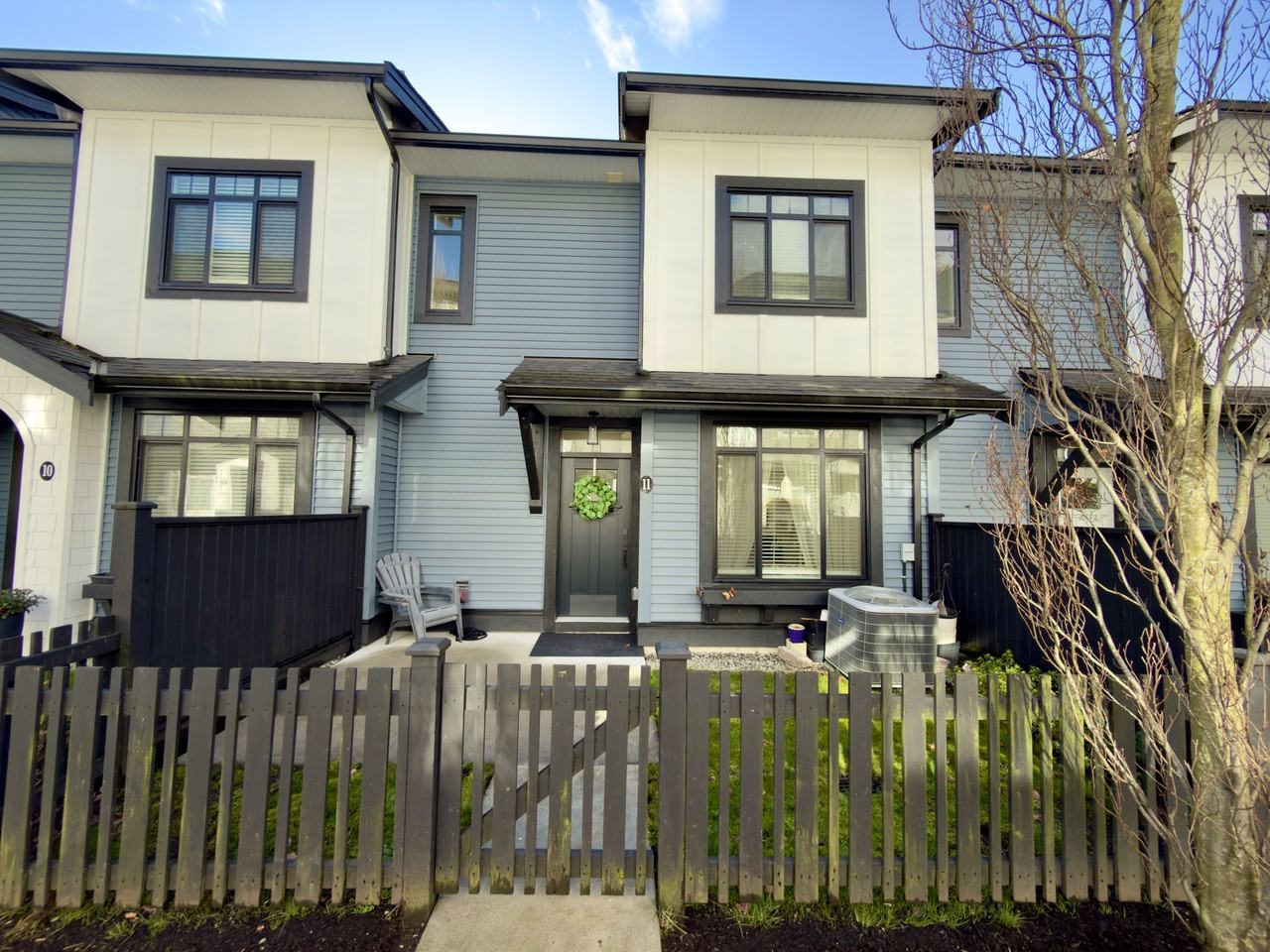 6897 201 Street - Photo 3 of 24