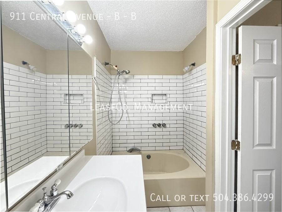 911 Central Ave #B - Photo 3 of 5