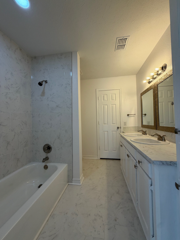 514 Mimosa Dr - Photo 3 of 11