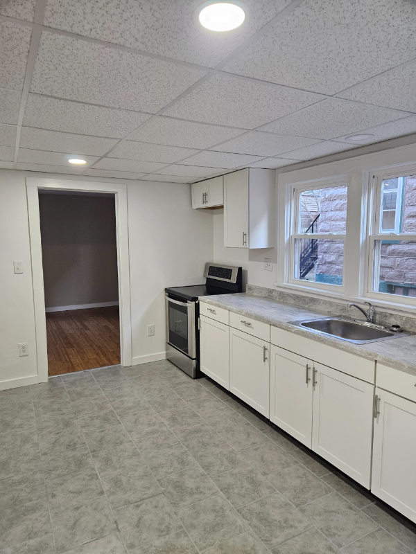 205 E 2nd St #4 - Photo 4 of 12