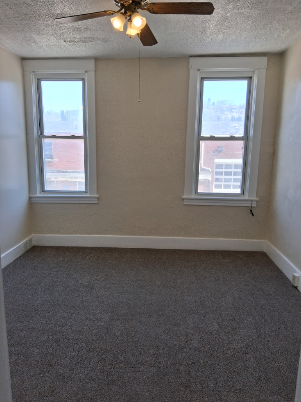 433 Maplewood Ave #2 - Photo 3 of 11