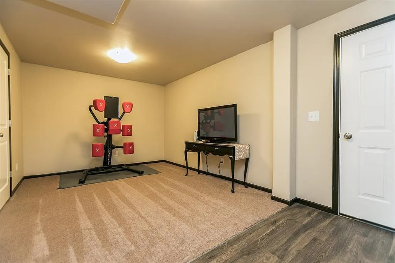 61 Renee Ln - Photo 4 of 20