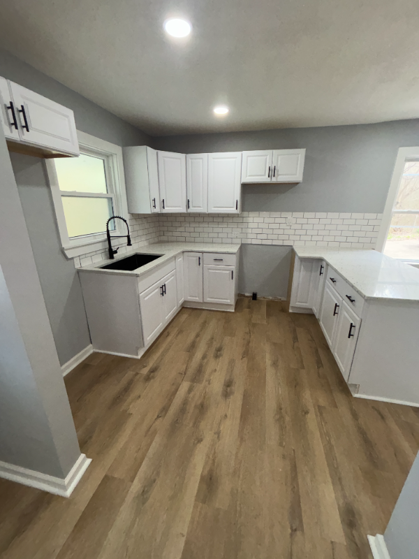 619 Pinewood Ave - Photo 4 of 20