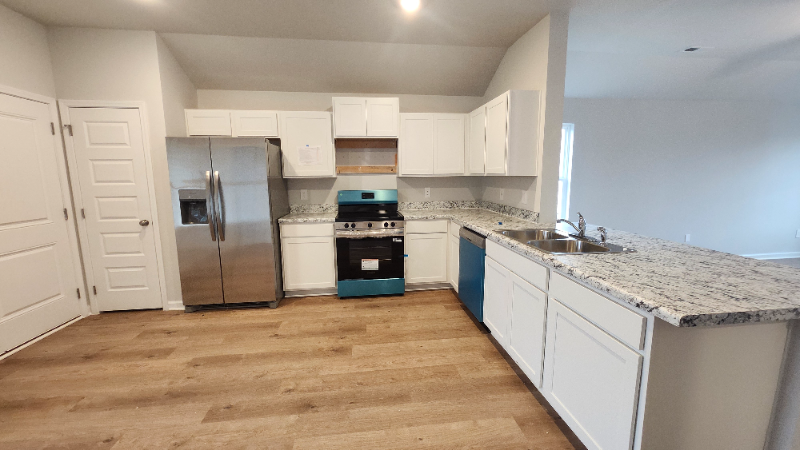 4011 Mckenzie Dr Sw - Photo 6 of 8