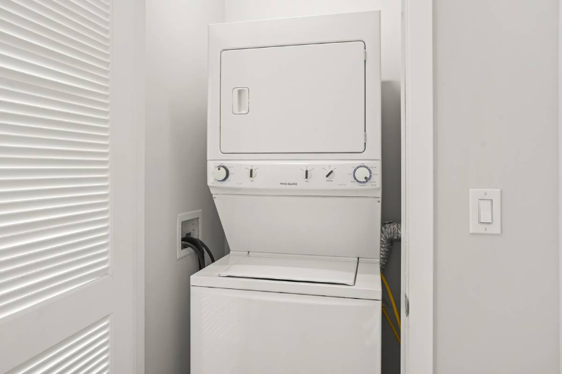 729 W Adams St - Photo 6 of 14