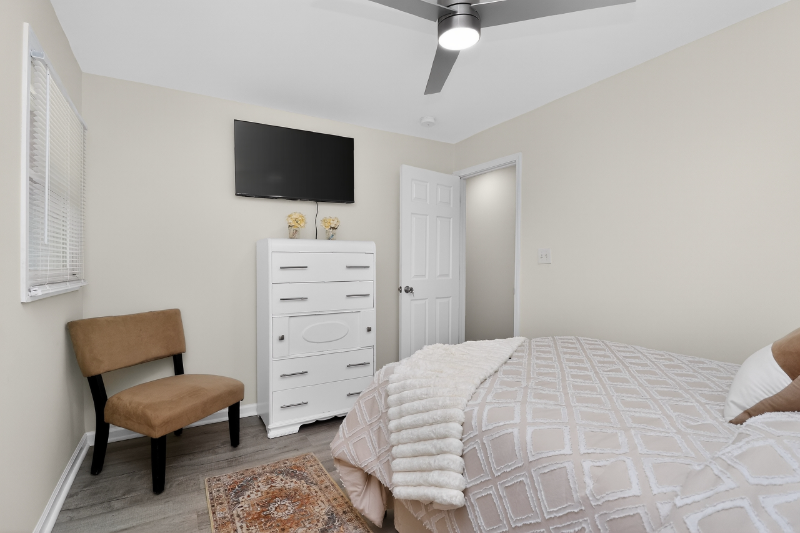 8025 Wilson Woods Dr - Photo 2 of 18