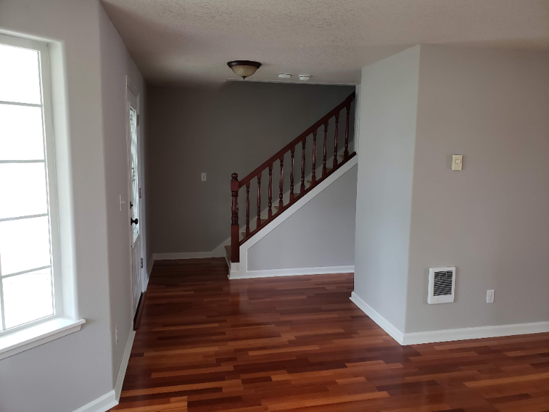 770 Hyacinth St - Photo 6 of 20