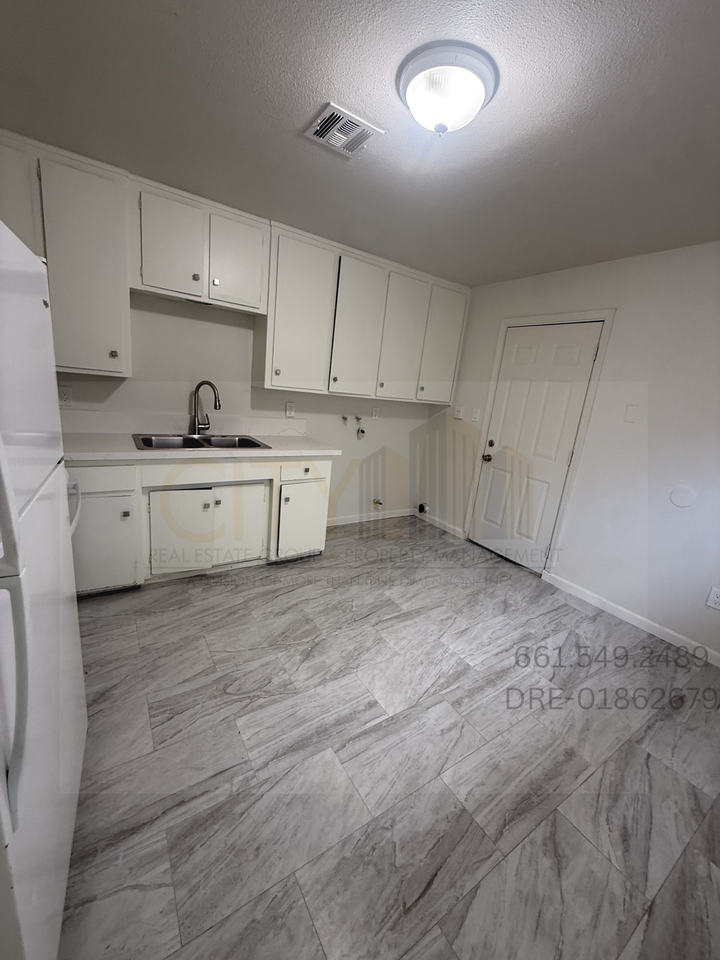 312 Niles Pl - Photo 3 of 7