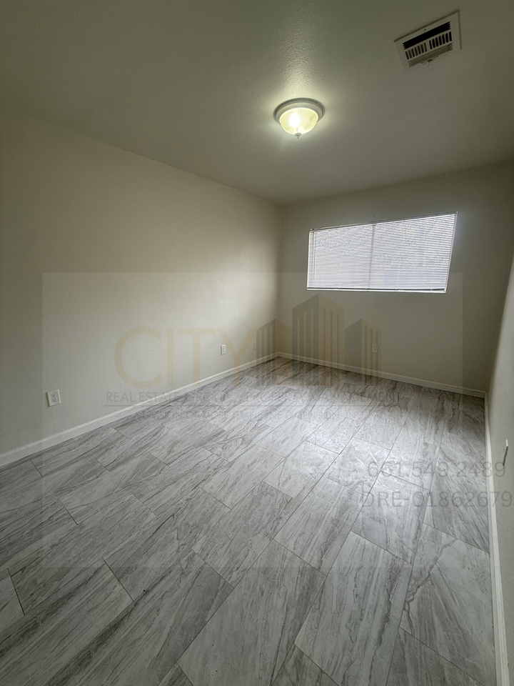 312 Niles Pl - Photo 6 of 7