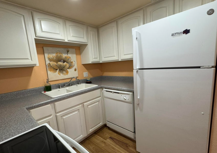 308 E Lancaster Ct #1 - Photo 4 of 9