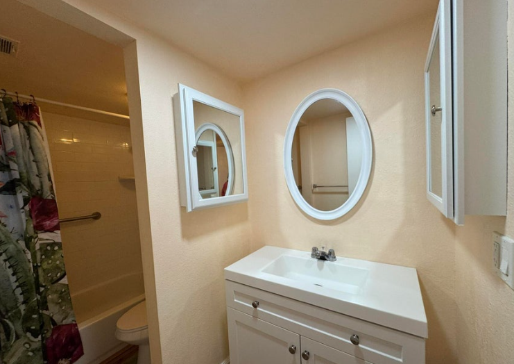 308 E Lancaster Ct #1 - Photo 7 of 9