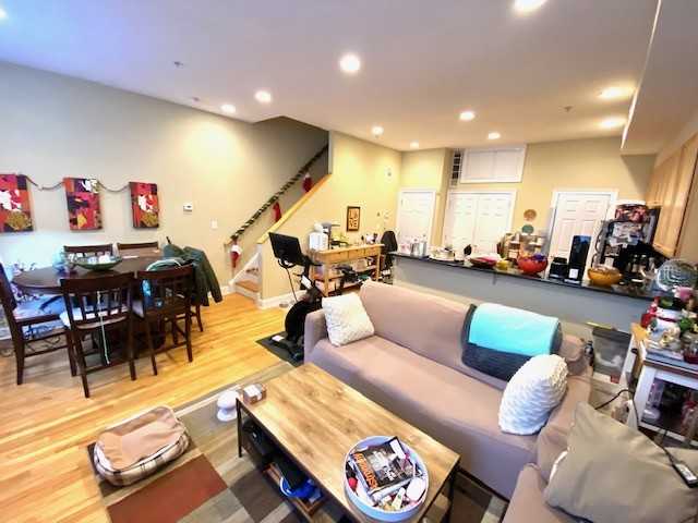 1609 Wallace St Apt 2f #2F - Photo 2 of 10