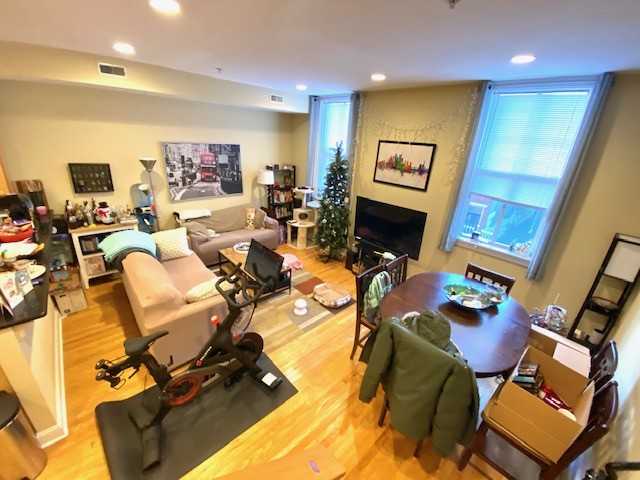 1609 Wallace St Apt 2f #2F - Photo 3 of 10