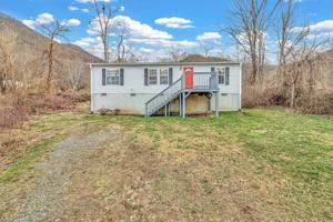 featured image of 9 Harwood Cemetary Rd