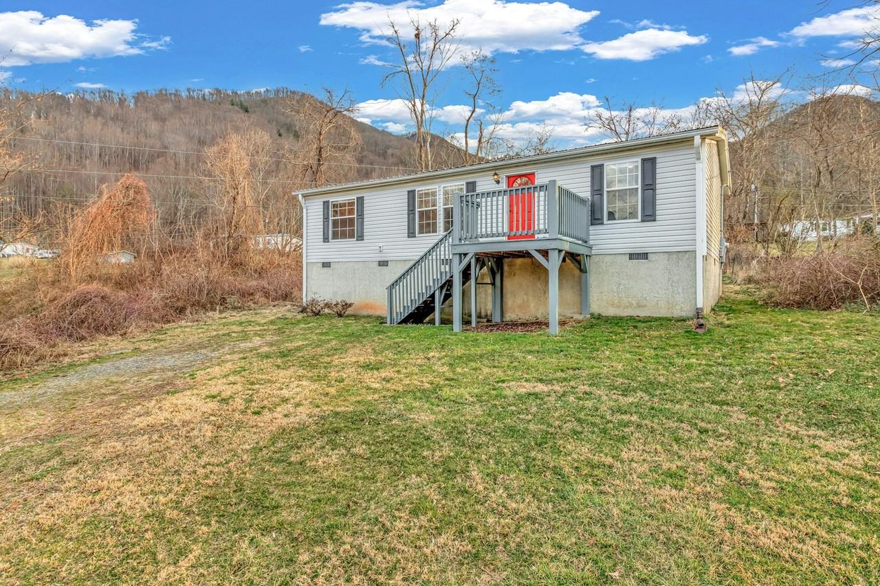 9 Harwood Cemetary Road - Photo 2 of 35