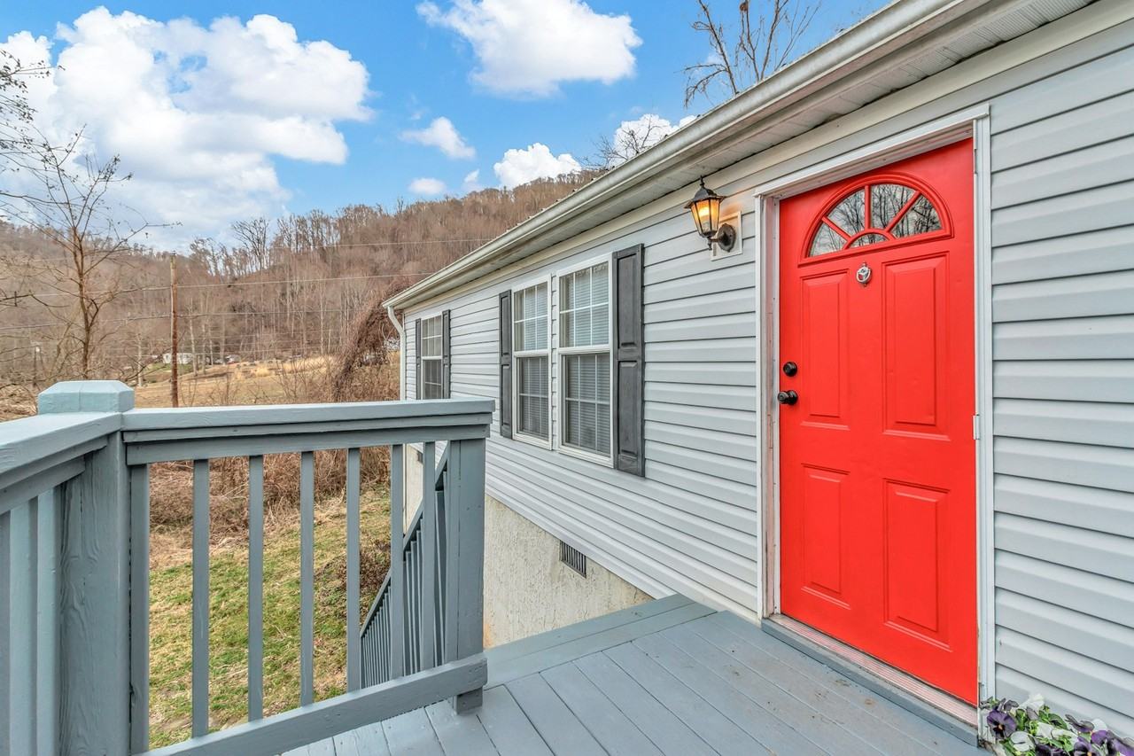 9 Harwood Cemetary Road - Photo 5 of 35