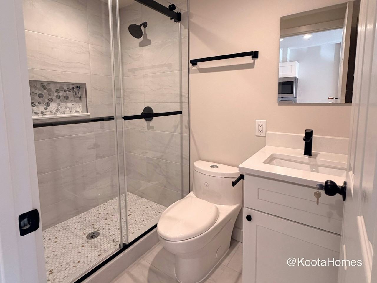 1215 Skagit Street, Unit Studio - Photo 7 of 12