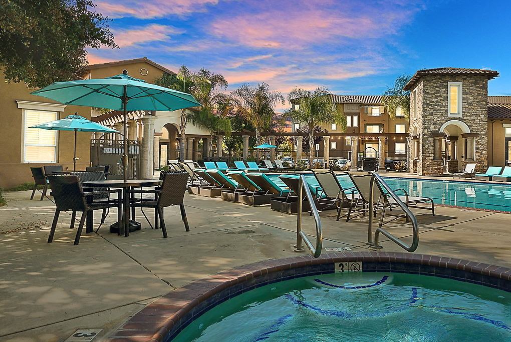 Bella Villagio - Photo 2 of 40