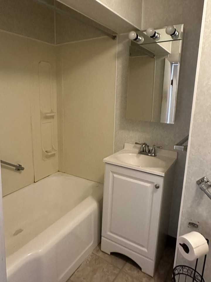 402 Mortimer St #2 - Photo 2 of 6