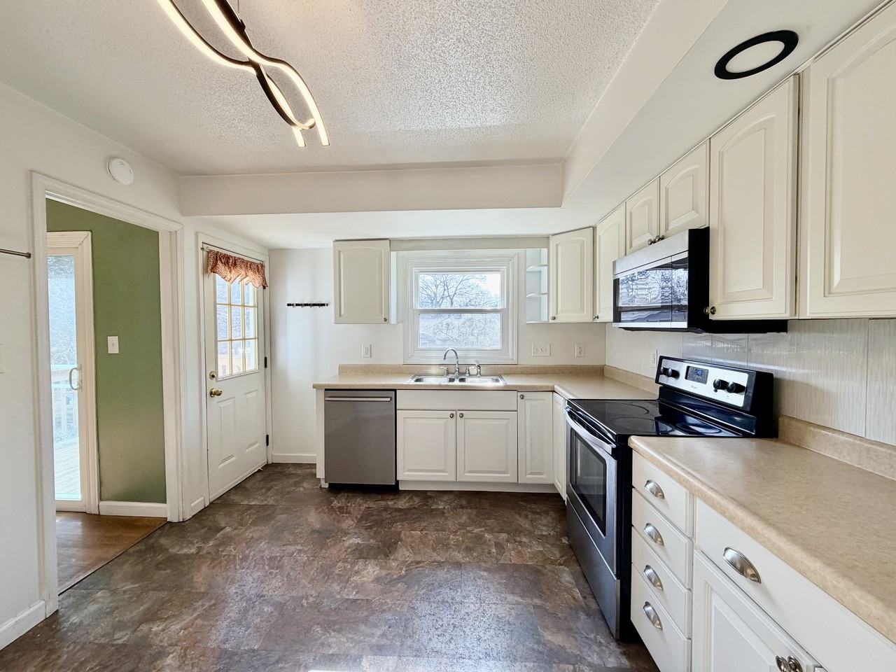 1109 W Kirby Ave #NA - Photo 2 of 30