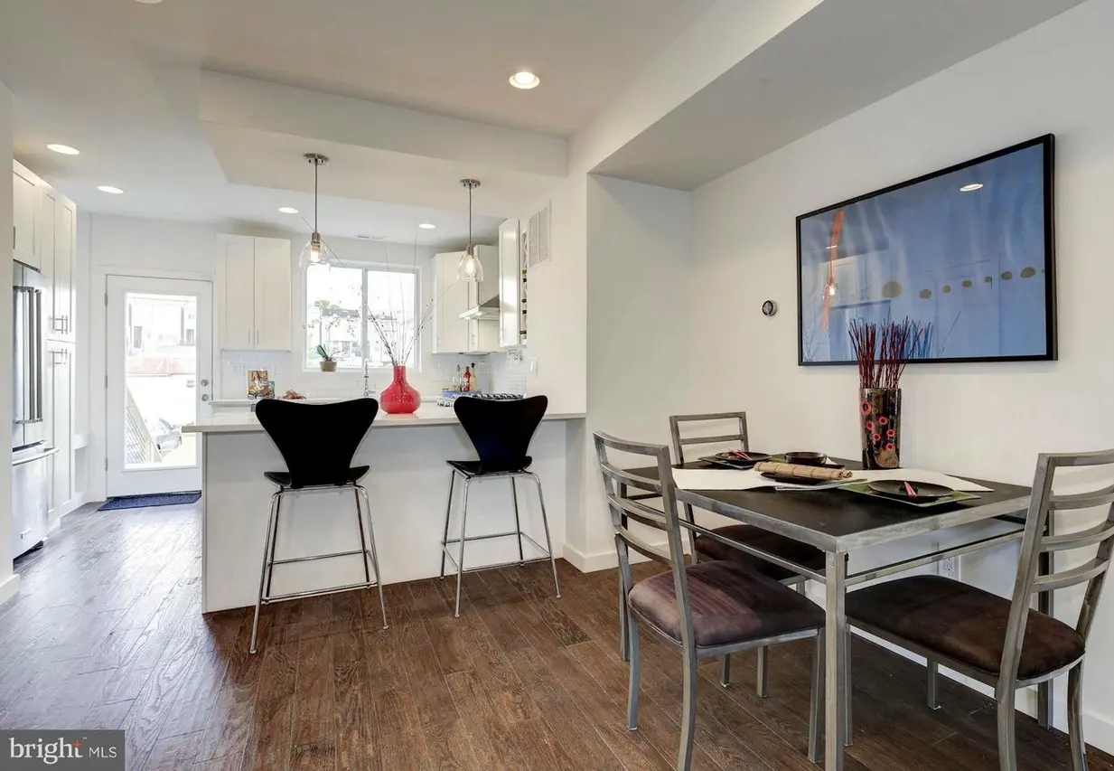 709 Hamilton St Nw - Photo 3 of 18