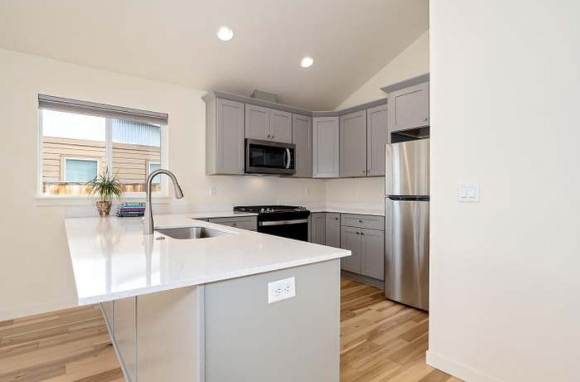 306 E Rapp Rd #NA - Photo 4 of 18