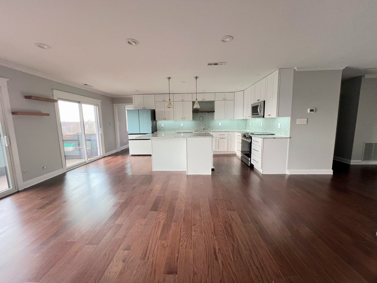 9242 Gross Point Rd #405 - Photo 5 of 18