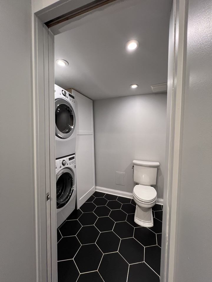 9242 Gross Point Rd #405 - Photo 7 of 18