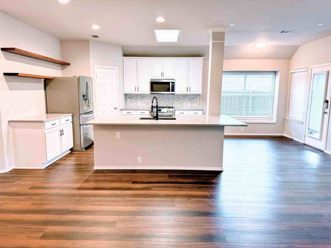 2501 Nueces Cv #NA - Photo 3 of 10