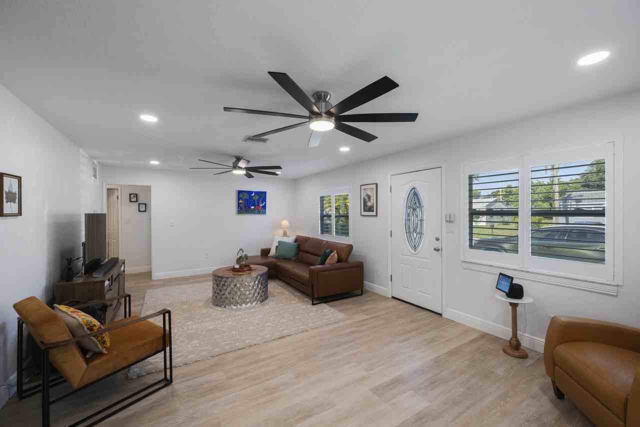 702 Gray St S #NA - Photo 3 of 16