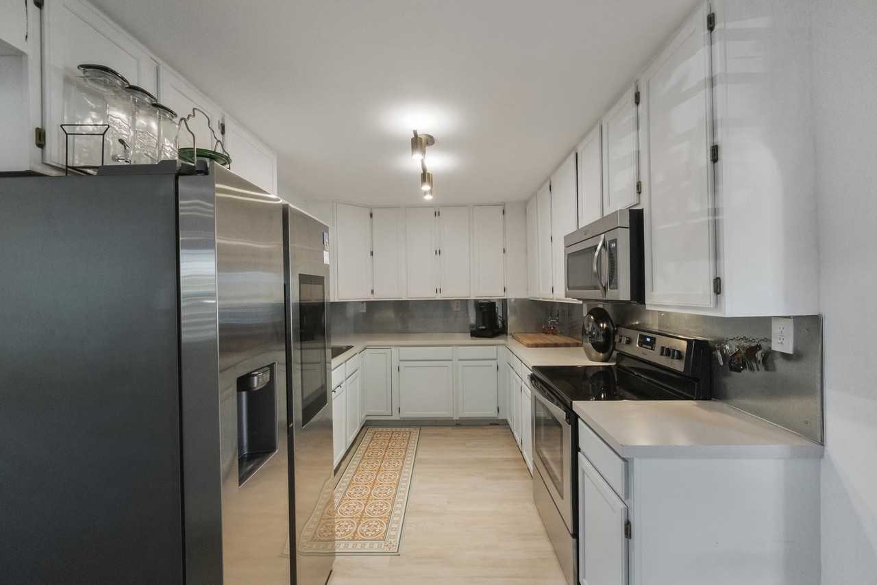 702 Gray St S #NA - Photo 4 of 16