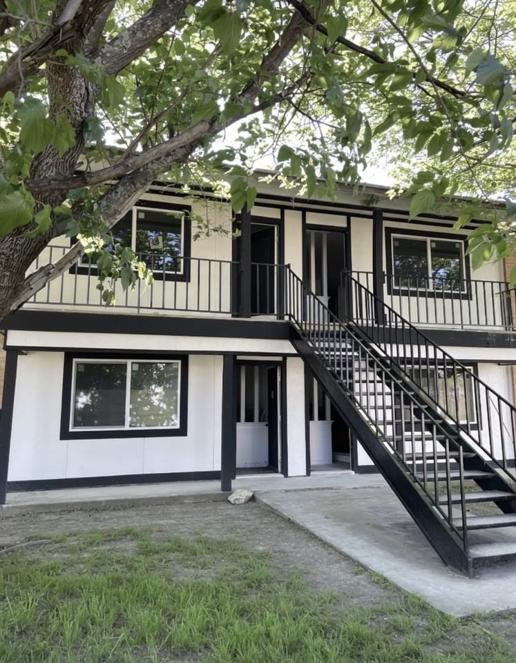 2106 Hunt Dr #A - Photo 2 of 6