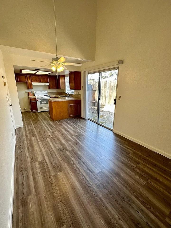 4904 N Arthur Ave #104 - Photo 3 of 14