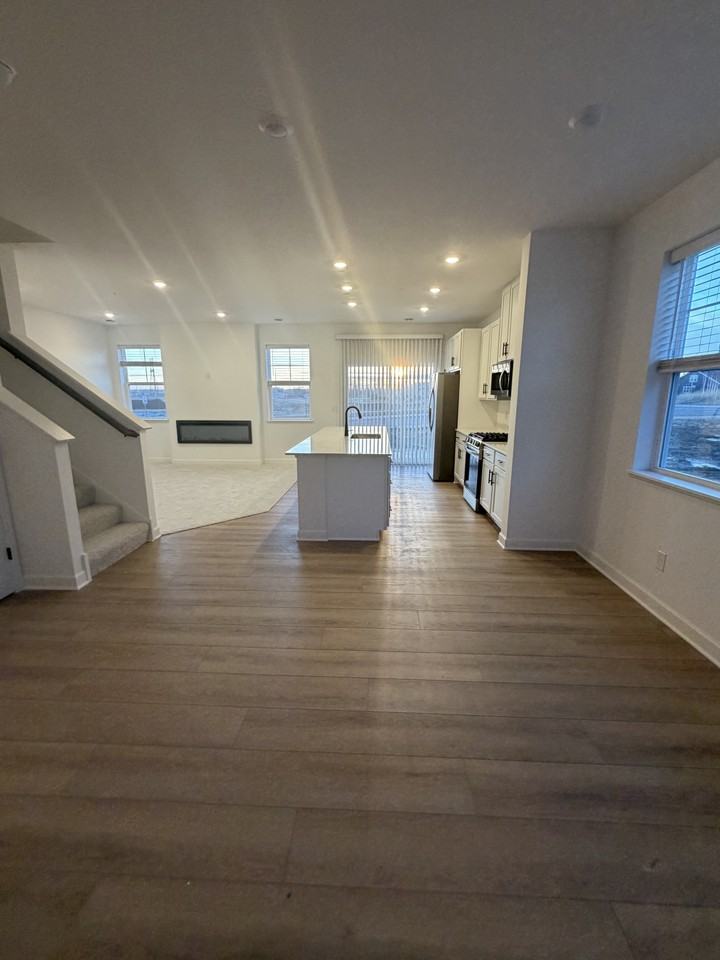 10545 Harbor Ln N #10545 - Photo 5 of 17