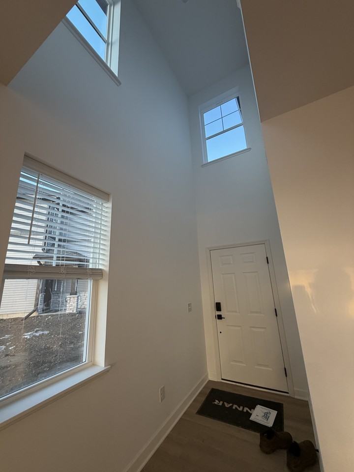 10545 Harbor Ln N #10545 - Photo 6 of 17