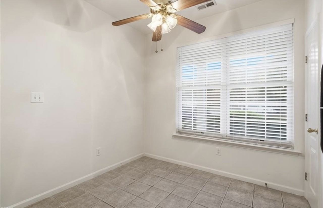 682 Windbrook Cir - Photo 3 of 22