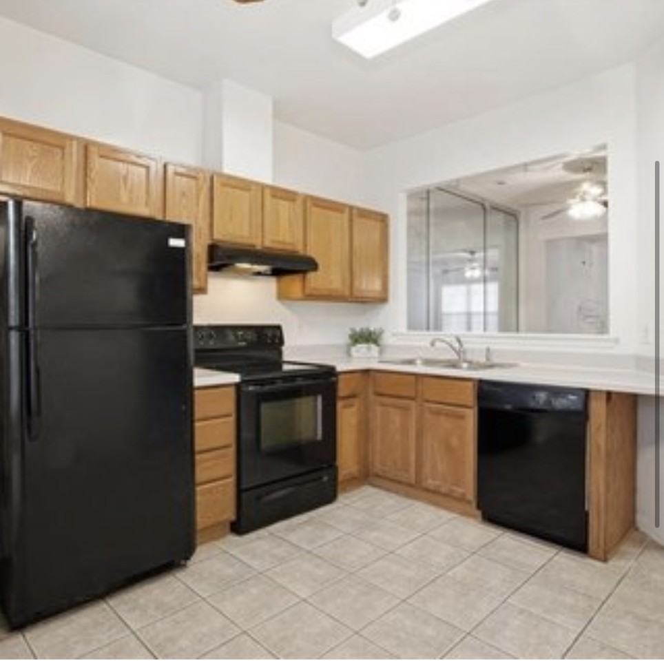 682 Windbrook Cir - Photo 4 of 22